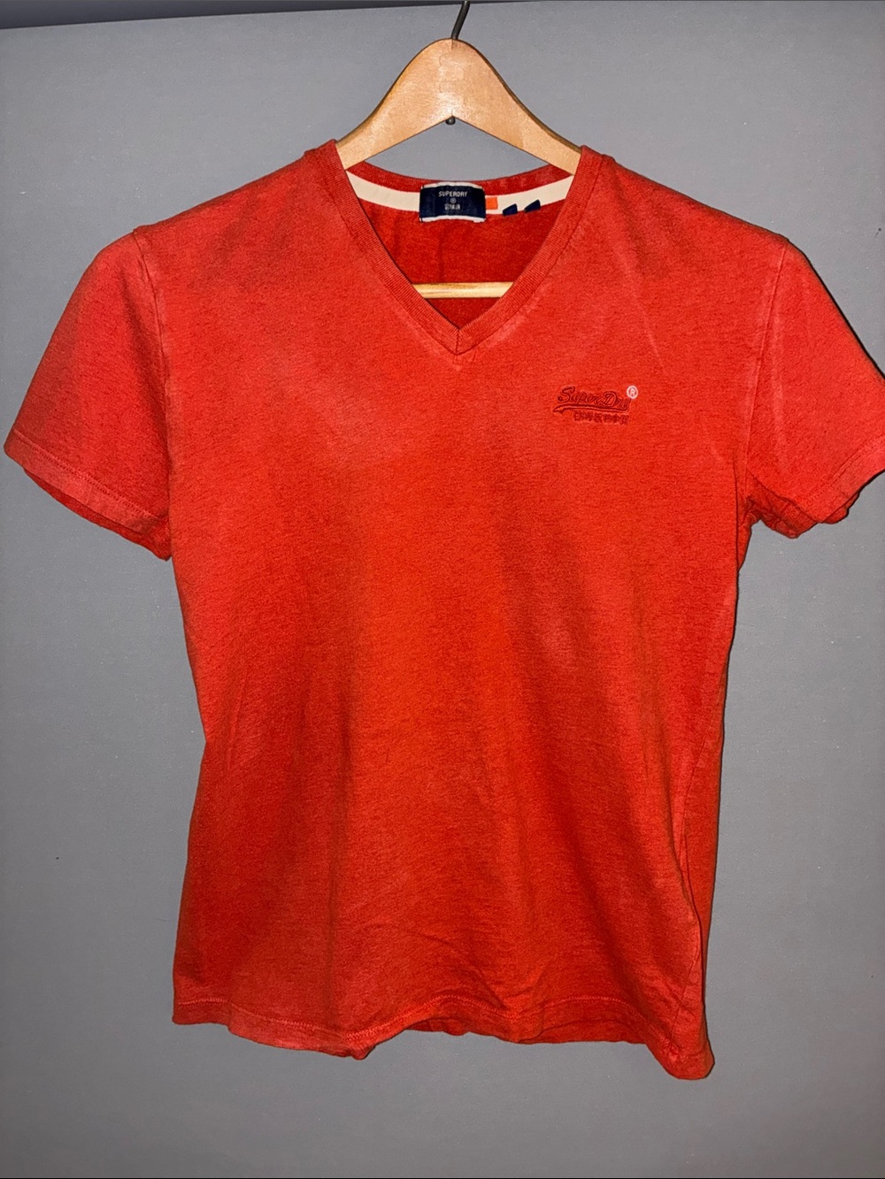 Superdry V-Neck Tee in Red-Orange men’s S